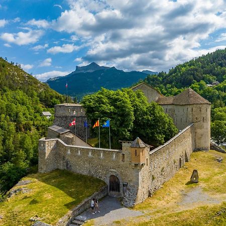 Maison Familiale Des Remparts Colmars Exterior foto